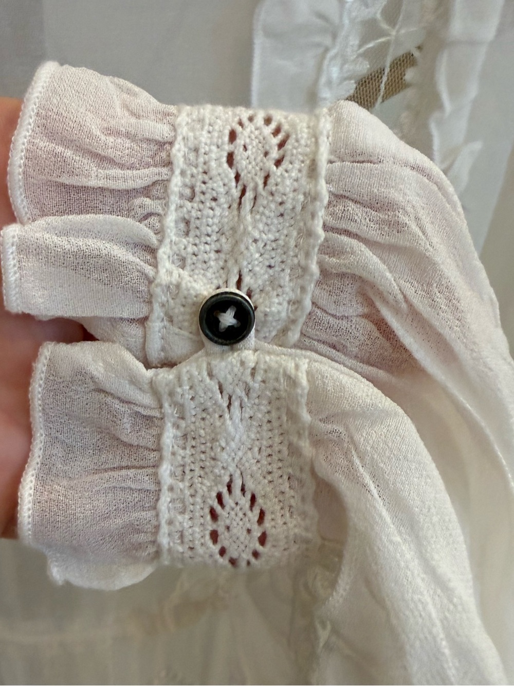 CHAN LUU WHITE SHEER PAISLEY LACE RUFFLE TRIM SILVER BELL TIES ROMANTIC BOHO TOP - Picture 5 of 15